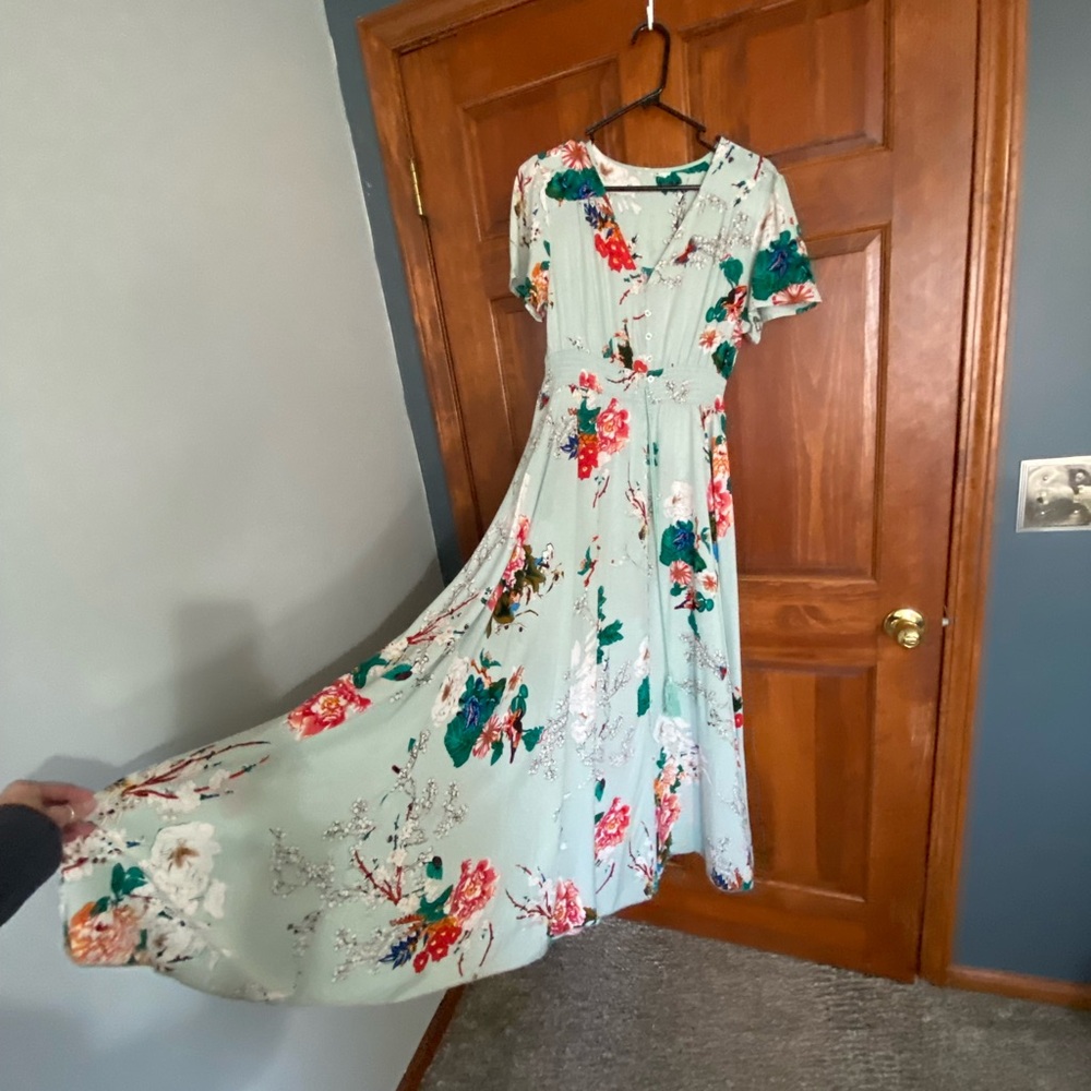 Elegant Floral Maxi Dress - Light Blue - Picture 3 of 7